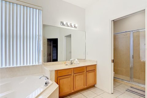 Casa en venta en Davenport, Florida, 5 dormitorios, 263.1 m2 № 2204423 - foto 16