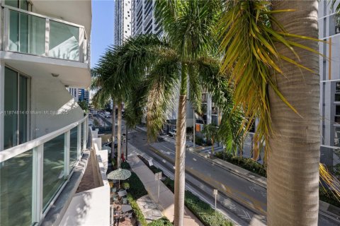 Condo in Miami, Florida, 1 bedroom № 1925939 - photo 8
