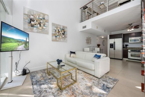 Condo in Miami, Florida, 1 bedroom № 1925939 - photo 3