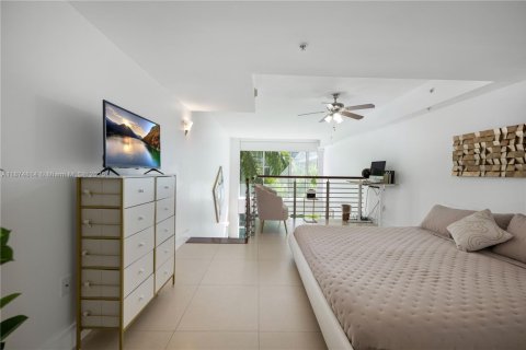 Condo in Miami, Florida, 1 bedroom № 1925939 - photo 12