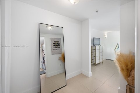 Condo in Miami, Florida, 1 bedroom № 1925939 - photo 19