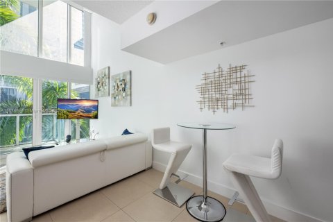 Condo in Miami, Florida, 1 bedroom № 1925939 - photo 6