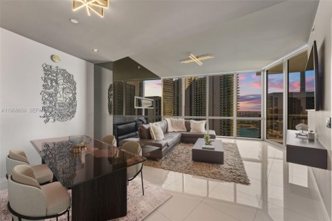 Condo in Miami, Florida, 2 bedrooms  № 2087736 - photo 12