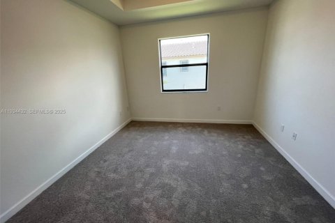 Снять в аренду таунхаус в Хомстед, Флорида 3 спальни, 157.47м2, № 1992705 - фото 9