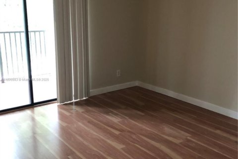 Condo in Hollywood, Florida, 1 bedroom  № 1809457 - photo 4