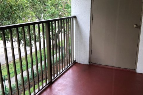 Condo in Hollywood, Florida, 1 bedroom  № 1809457 - photo 5