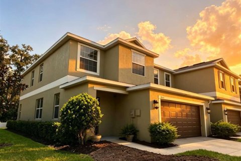 Adosado en venta en Tampa, Florida, 4 dormitorios, 212.65 m2 № 2295125 - foto 3