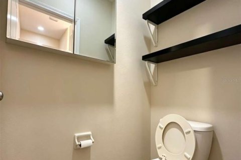 Adosado en venta en Tampa, Florida, 4 dormitorios, 212.65 m2 № 2295125 - foto 16