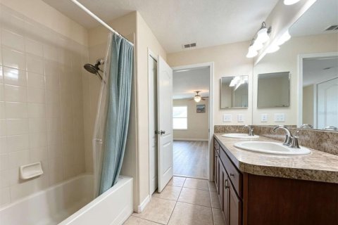Adosado en venta en Tampa, Florida, 4 dormitorios, 212.65 m2 № 2295125 - foto 27