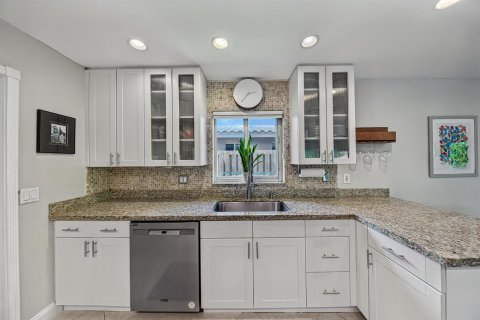 Casa en venta en Oakland Park, Florida, 3 dormitorios, 159.42 m2 № 2177426 - foto 15