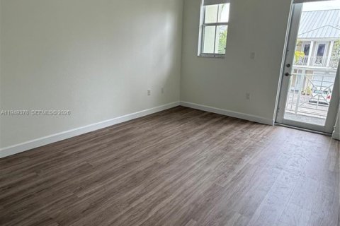 Снять в аренду таунхаус в Дорал, Флорида 3 спальни, 186.55м2, № 2006920 - фото 18