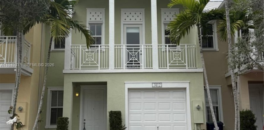 Таунхаус в Дорал, Флорида 3 спальни, 186.55м2 № 2006920