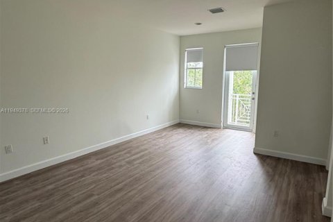 Снять в аренду таунхаус в Дорал, Флорида 3 спальни, 186.55м2, № 2006920 - фото 22