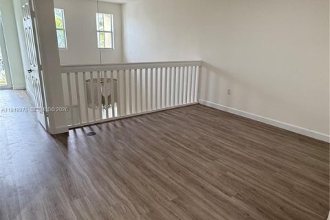 Снять в аренду таунхаус в Дорал, Флорида 3 спальни, 186.55м2, № 2006920 - фото 16