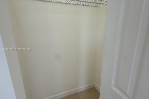 Снять в аренду таунхаус в Дорал, Флорида 3 спальни, 186.55м2, № 2006920 - фото 8