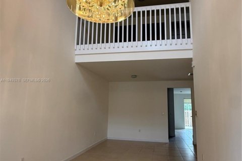 Снять в аренду таунхаус в Дорал, Флорида 3 спальни, 186.55м2, № 2006920 - фото 2