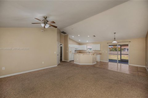 Villa ou maison à vendre à Lehigh Acres, Floride: 3 chambres № 2051951 - photo 17