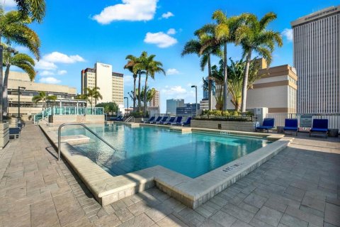 Condo in Tampa, Florida, 2 bedrooms  № 1518281 - photo 24