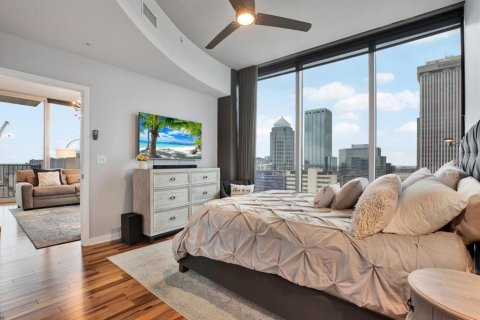 Condo in Tampa, Florida, 2 bedrooms  № 1518281 - photo 12