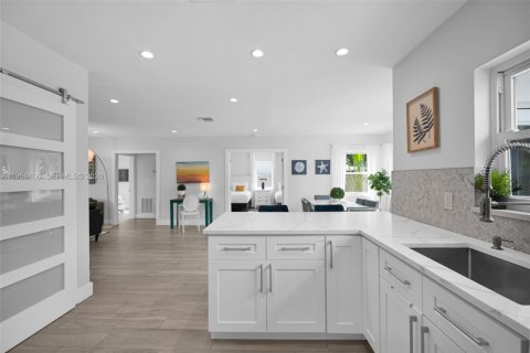 Купить виллу или дом в Форт-Лодердейл, Флорида 3 спальни, 124.3м2, № 2012054 - фото 21