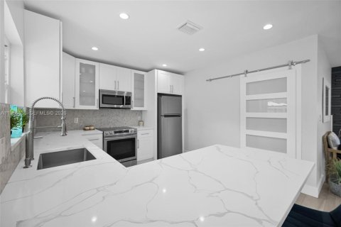 Купить виллу или дом в Форт-Лодердейл, Флорида 3 спальни, 124.3м2, № 2012054 - фото 22