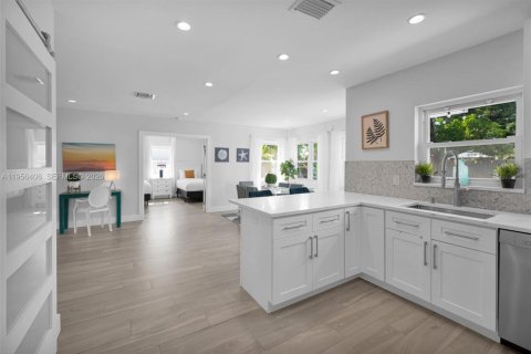 Купить виллу или дом в Форт-Лодердейл, Флорида 3 спальни, 124.3м2, № 2012054 - фото 20