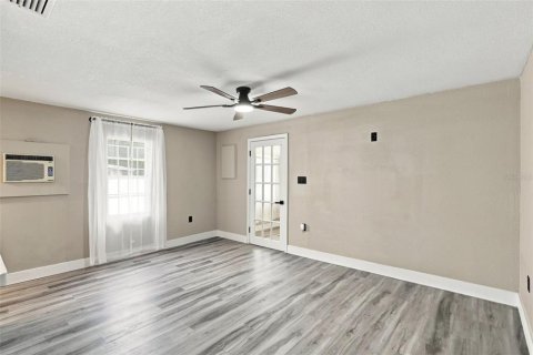 Villa ou maison à vendre à Sanford, Floride: 2 chambres, 108.51 m2 № 2319099 - photo 12