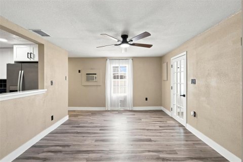 Villa ou maison à vendre à Sanford, Floride: 2 chambres, 108.51 m2 № 2319099 - photo 10