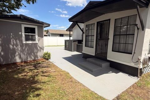 Villa ou maison à vendre à Sanford, Floride: 2 chambres, 108.51 m2 № 2319099 - photo 30