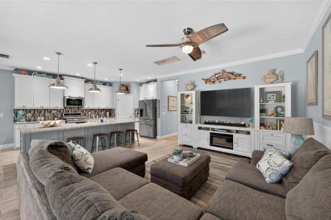 House in Apollo Beach, Florida 4 bedrooms, 300.35 sq.m. № 1915506 - photo 16