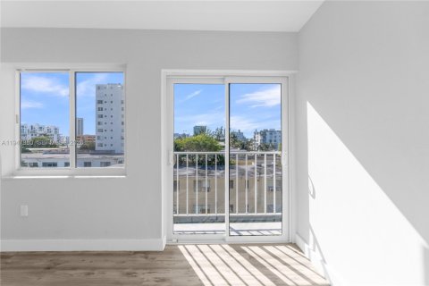 Снять в аренду кондоминиум в Майами-Бич, Флорида 1 спальня, 56.58м2, № 2004793 - фото 9