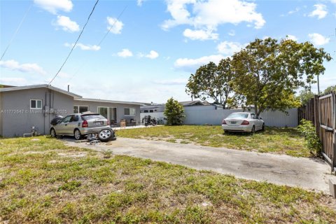 Casa en venta en Hollywood, Florida, 3 dormitorios, 168.62 m2 № 1599092 - foto 28