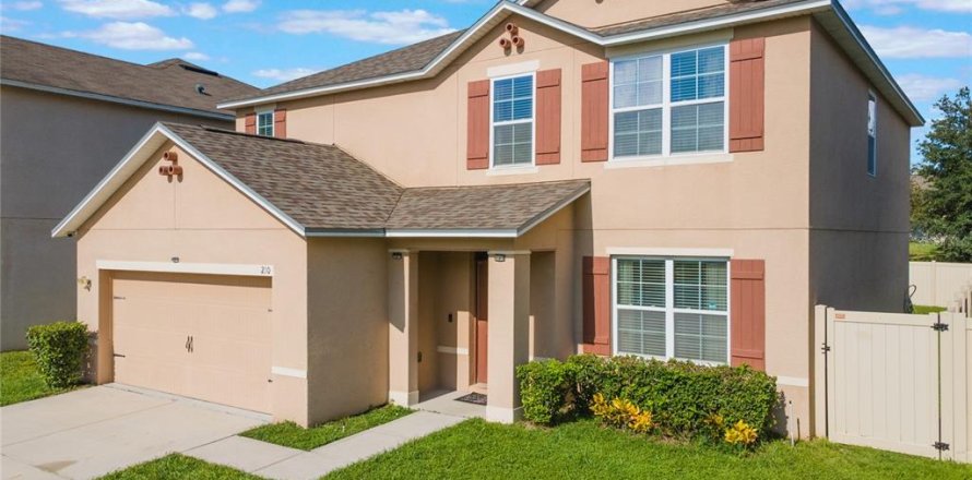 Villa ou maison à Davenport, Floride 5 chambres, 273.6 m2 № 1865927