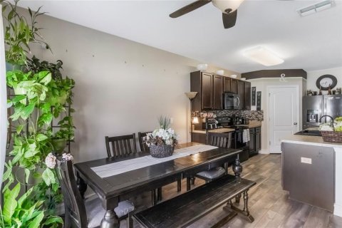 House in Davenport, Florida 5 bedrooms, 273.6 sq.m. № 1865927 - photo 8