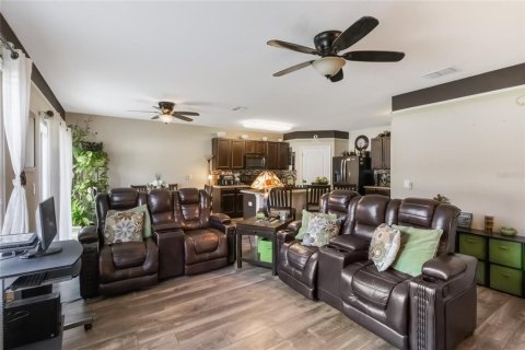 House in Davenport, Florida 5 bedrooms, 273.6 sq.m. № 1865927 - photo 7