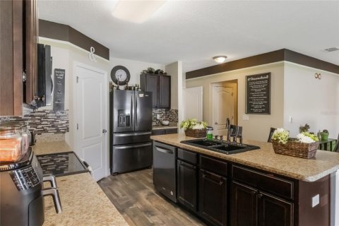 House in Davenport, Florida 5 bedrooms, 273.6 sq.m. № 1865927 - photo 11