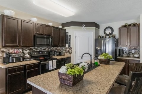 House in Davenport, Florida 5 bedrooms, 273.6 sq.m. № 1865927 - photo 9