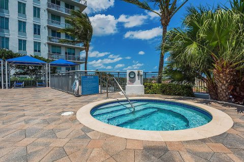 Condo in West Palm Beach, Florida, 1 bedroom  № 1141365 - photo 1