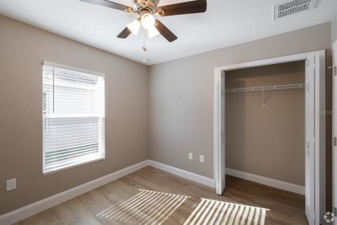 Commercial property in Lakeland, Florida 12 bedrooms, 458.94 sq.m. № 1829442 - photo 2