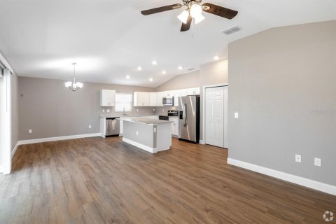 Commercial property in Lakeland, Florida 12 bedrooms, 458.94 sq.m. № 1829442 - photo 15