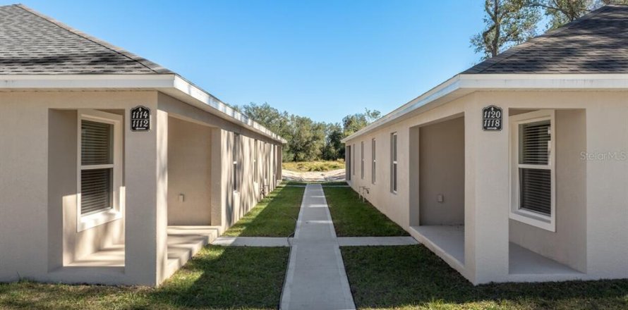 Commercial property in Lakeland, Florida 12 bedrooms, 458.94 sq.m. № 1829442