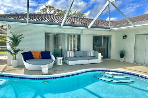 House in Pompano Beach, Florida 3 bedrooms, 191.75 sq.m. № 2053789 - photo 22