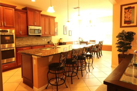 Villa ou maison à vendre à Poinciana, Floride: 4 chambres, 216.09 m2 № 2313481 - photo 12