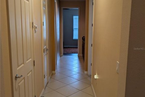 Villa ou maison à vendre à Poinciana, Floride: 4 chambres, 216.09 m2 № 2313481 - photo 4