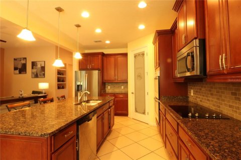 Villa ou maison à vendre à Poinciana, Floride: 4 chambres, 216.09 m2 № 2313481 - photo 8