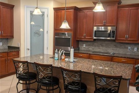 Villa ou maison à vendre à Poinciana, Floride: 4 chambres, 216.09 m2 № 2313481 - photo 9