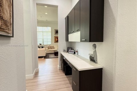 Casa en alquiler en Doral, Florida, 4 dormitorios, 220.74 m2 № 1936414 - foto 11