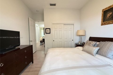 Casa en alquiler en Doral, Florida, 4 dormitorios, 220.74 m2 № 1936414 - foto 18