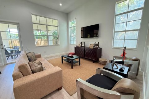 Casa en alquiler en Doral, Florida, 4 dormitorios, 220.74 m2 № 1936414 - foto 6