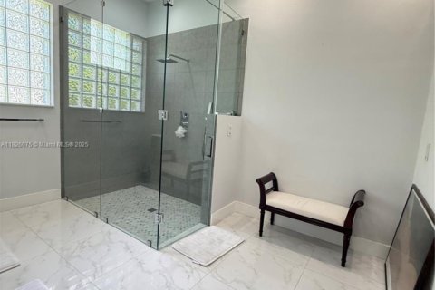 Casa en alquiler en Doral, Florida, 4 dormitorios, 220.74 m2 № 1936414 - foto 16